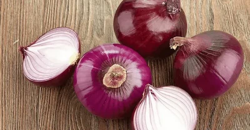 تصویر 3 از پیاز صورتی ملایم با سایه‌ های صورتی و عطری تازه